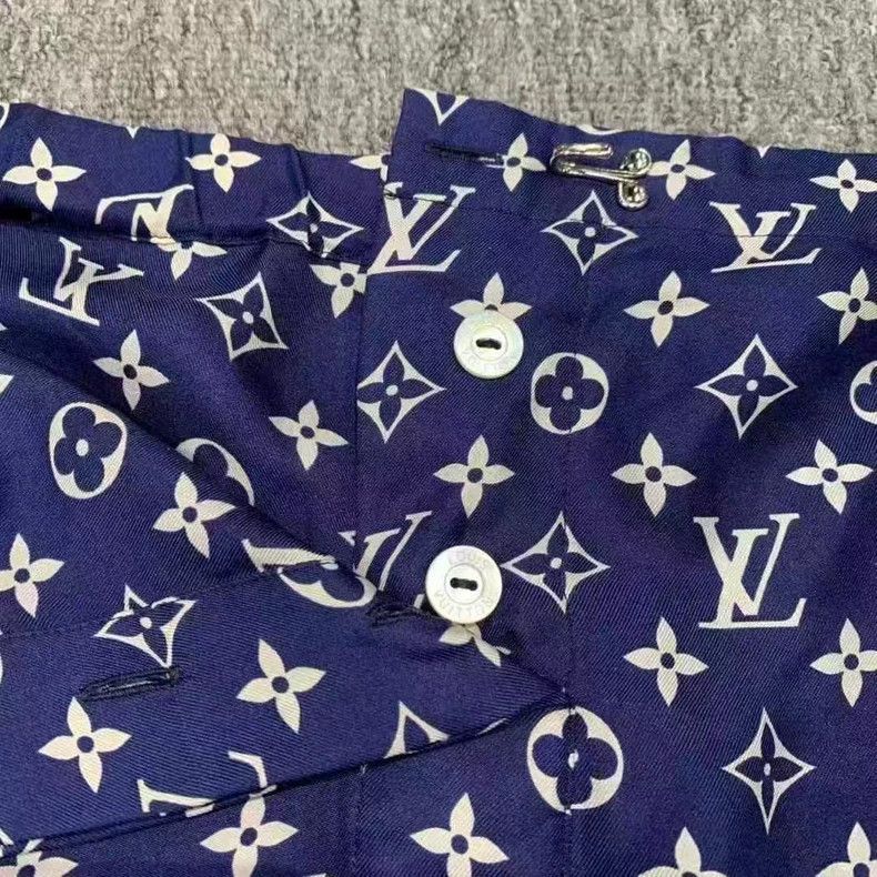 Louis Vuitton Louis Vuitton Blue Monogram Shorts - dmc Size US 36 / EU 52 - 4 Thumbnail