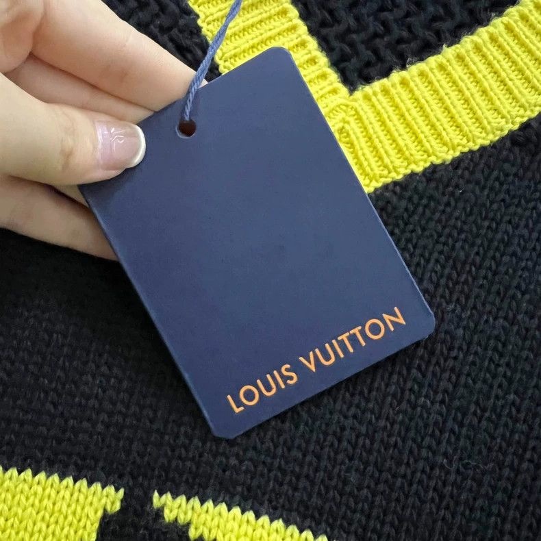 Louis Vuitton Louis Vuitton Colorblock Logo V-Neck Sweater - dmc Size US XS / EU 42 / 0 - 3 Thumbnail