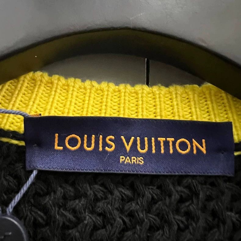 Louis Vuitton Louis Vuitton Colorblock Logo V-Neck Sweater - dmc Size US XS / EU 42 / 0 - 2 Thumbnail