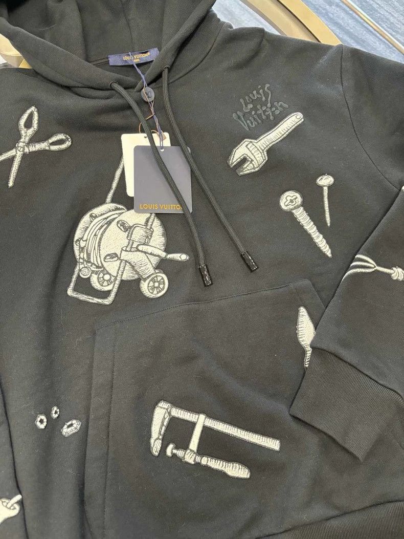 Louis Vuitton LV Black Tool Embroidered Hoodie Men's - dmc Size US S / EU 44-46 / 1 - 5 Thumbnail
