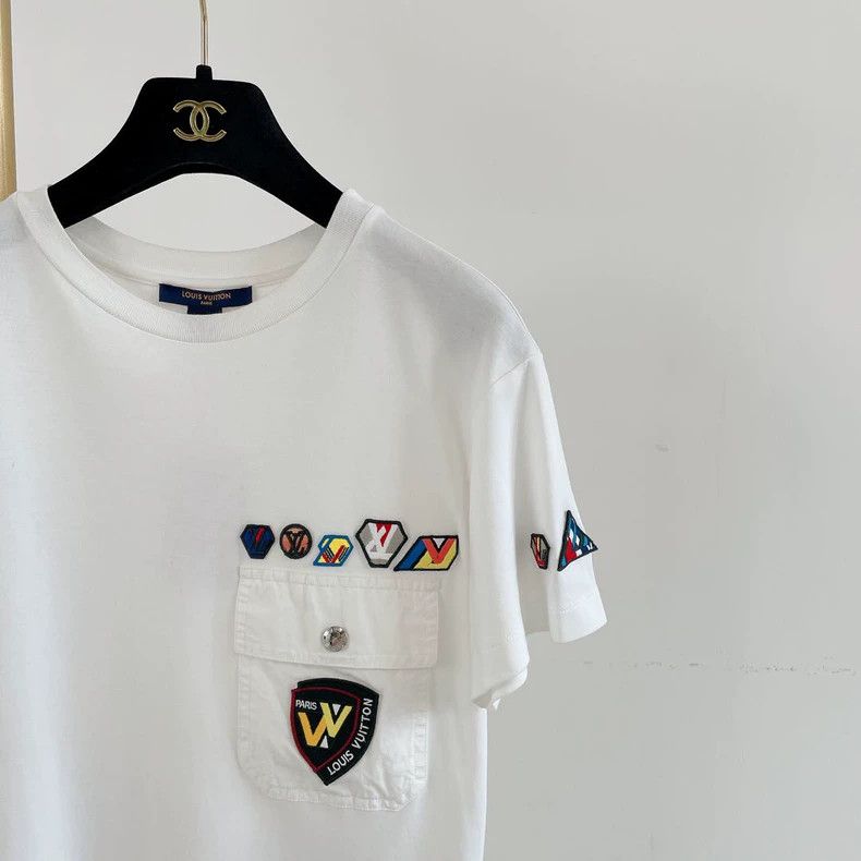 Louis Vuitton Louis Vuitton White Badge XS T-shirt - dmc Size US XS / EU 42 / 0 - 3 Thumbnail