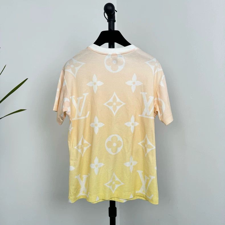 Louis Vuitton Louis Vuitton Gradient Monogram Short Sleeve - dmc Size US XS / EU 42 / 0 - 2 Thumbnail