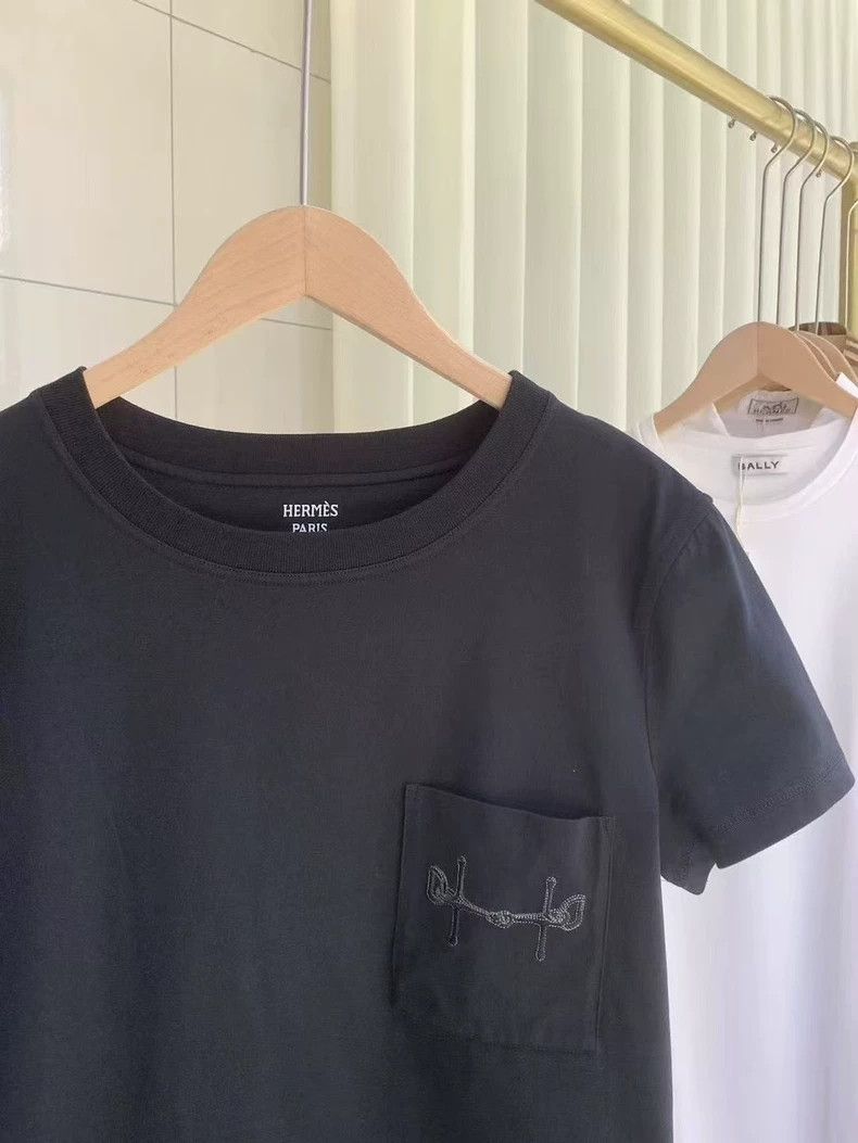 Hermes HERMES Pocket Embroidered Short Sleeve T-shirt - dmc Size US XS / EU 42 / 0 - 2 Thumbnail