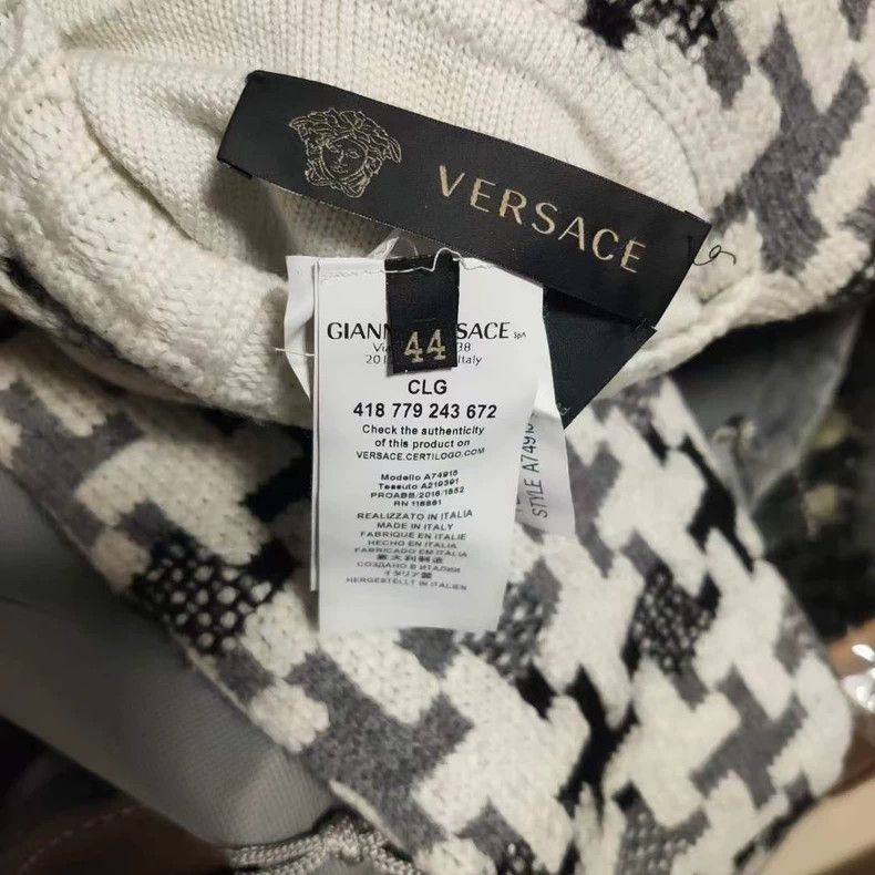 Versace Versace Knit Jacket Size 44 - dmc Size US M / EU 48-50 / 2 - 2 Thumbnail