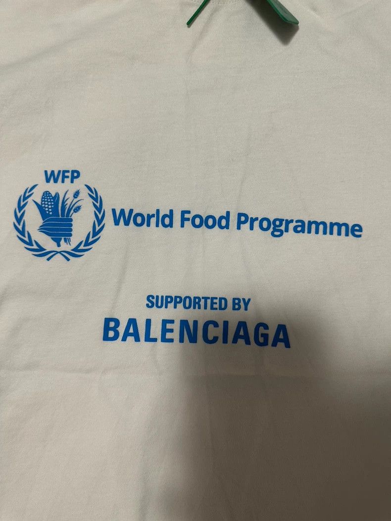 Balenciaga Balenciaga x WFP FW22 Logo Print T-Shirt - dmc Size US S / EU 44-46 / 1 - 2 Thumbnail