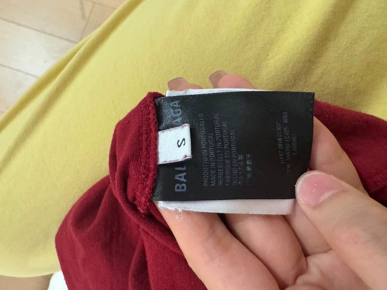 Balenciaga Balenciaga Men's Red Crewneck Short Sleeve T-shirt - dmc Size US S / EU 44-46 / 1 - 4 Thumbnail