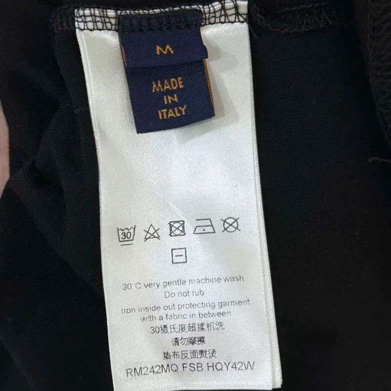 Louis Vuitton Louis Vuitton Black Gradient Logo T-shirt - dmc Size US M / EU 48-50 / 2 - 5 Thumbnail