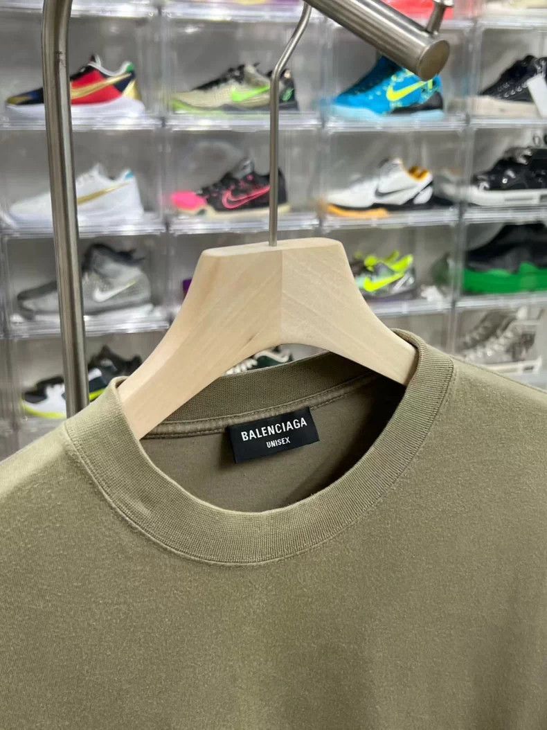 Balenciaga Balenciaga Grayish Green Short Sleeve Tee - dmc Size US M / EU 48-50 / 2 - 2 Thumbnail