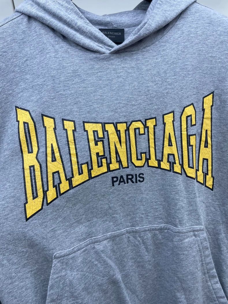 Balenciaga Balenciaga Yellow Logo Hoodie XS - dmc Size US XS / EU 42 / 0 - 5 Thumbnail