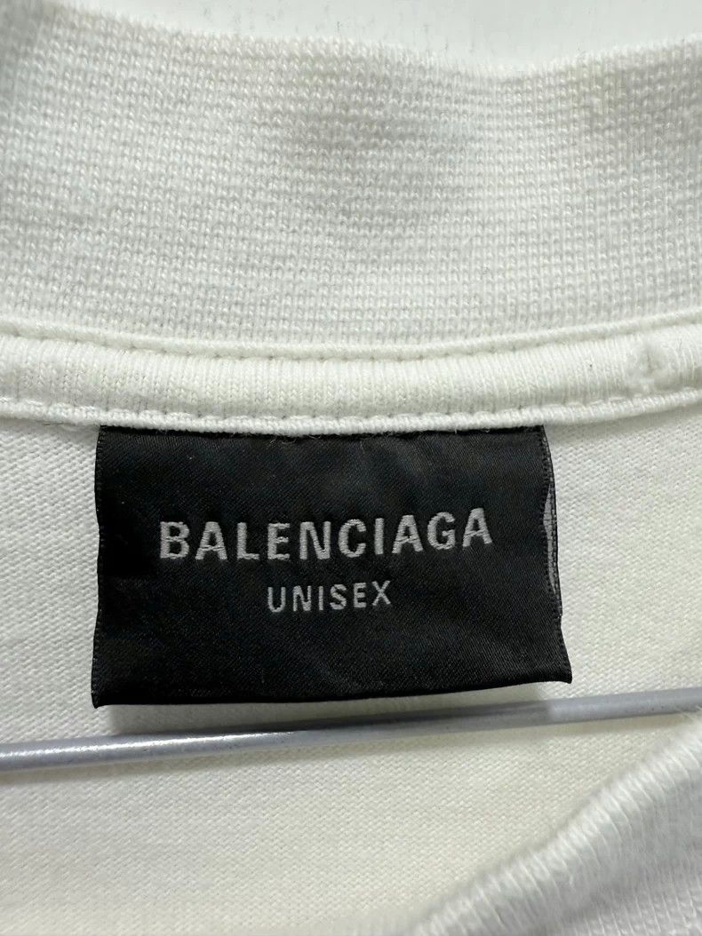 Balenciaga Balenciaga Distressed Logo Short Sleeve Tee - dmc Size US S / EU 44-46 / 1 - 3 Thumbnail