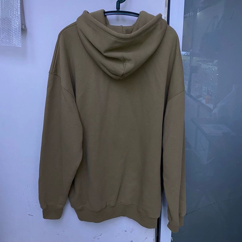 Balenciaga Balenciaga S Size Sweatshirt - dmc Size US S / EU 44-46 / 1 - 2 Thumbnail