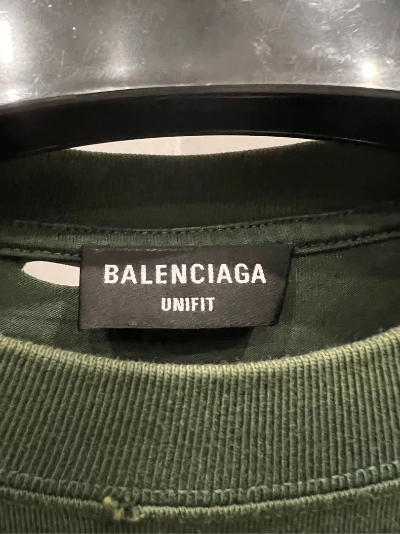 Balenciaga BALENCIAGA Distressed Short Sleeve T-shirt - dmc Size US XXS / EU 40 - 4 Thumbnail