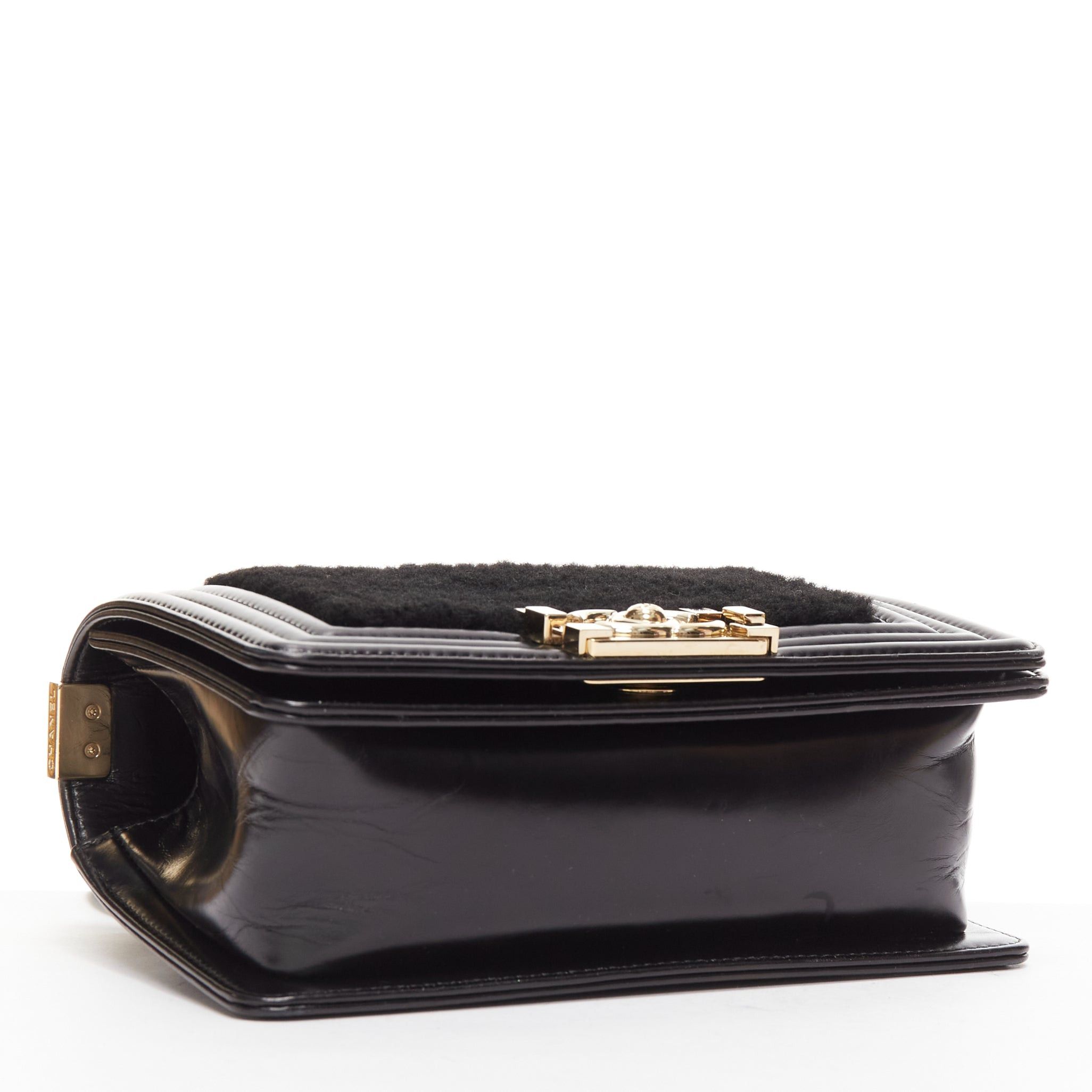 Chanel CHANEL Boy Small black shearling leather gold CC push lock chain flap bag Size ONE SIZE - 5 Thumbnail