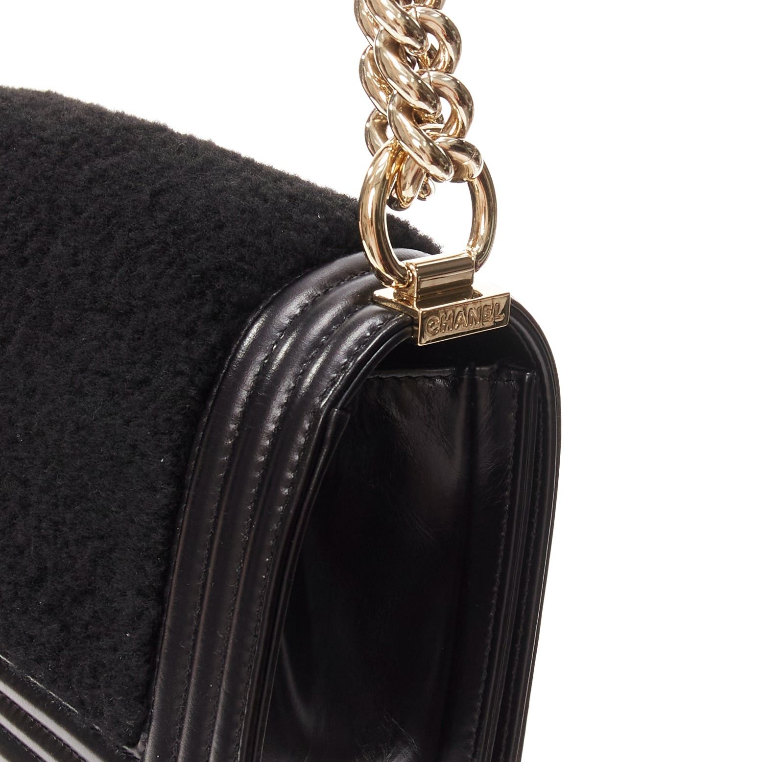 Chanel CHANEL Boy Small black shearling leather gold CC push lock chain flap bag Size ONE SIZE - 8 Thumbnail