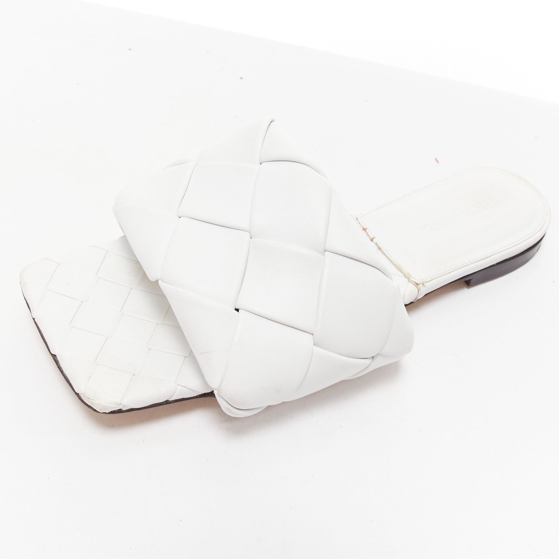 Bottega Veneta BOTTEGA VENETA Lido white intrecciato woven leather square toe slippers EU37 Size US 7 / IT 37 - 8 Thumbnail