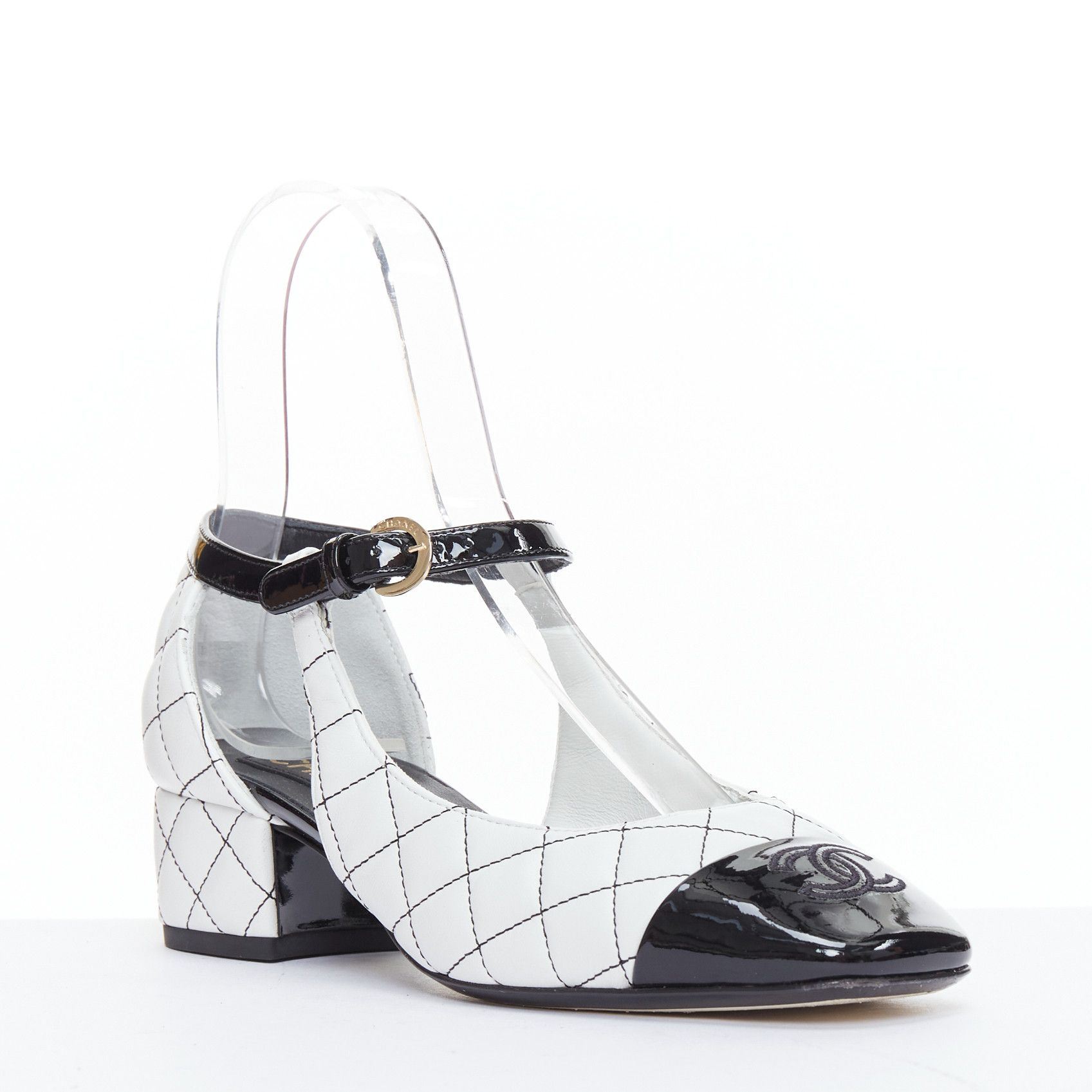 Chanel CHANEL 2022 black white quilted topstitch patent cap toe maryjane heels EU36.5 Size US 6.5 / IT 36.5 - 2 Thumbnail