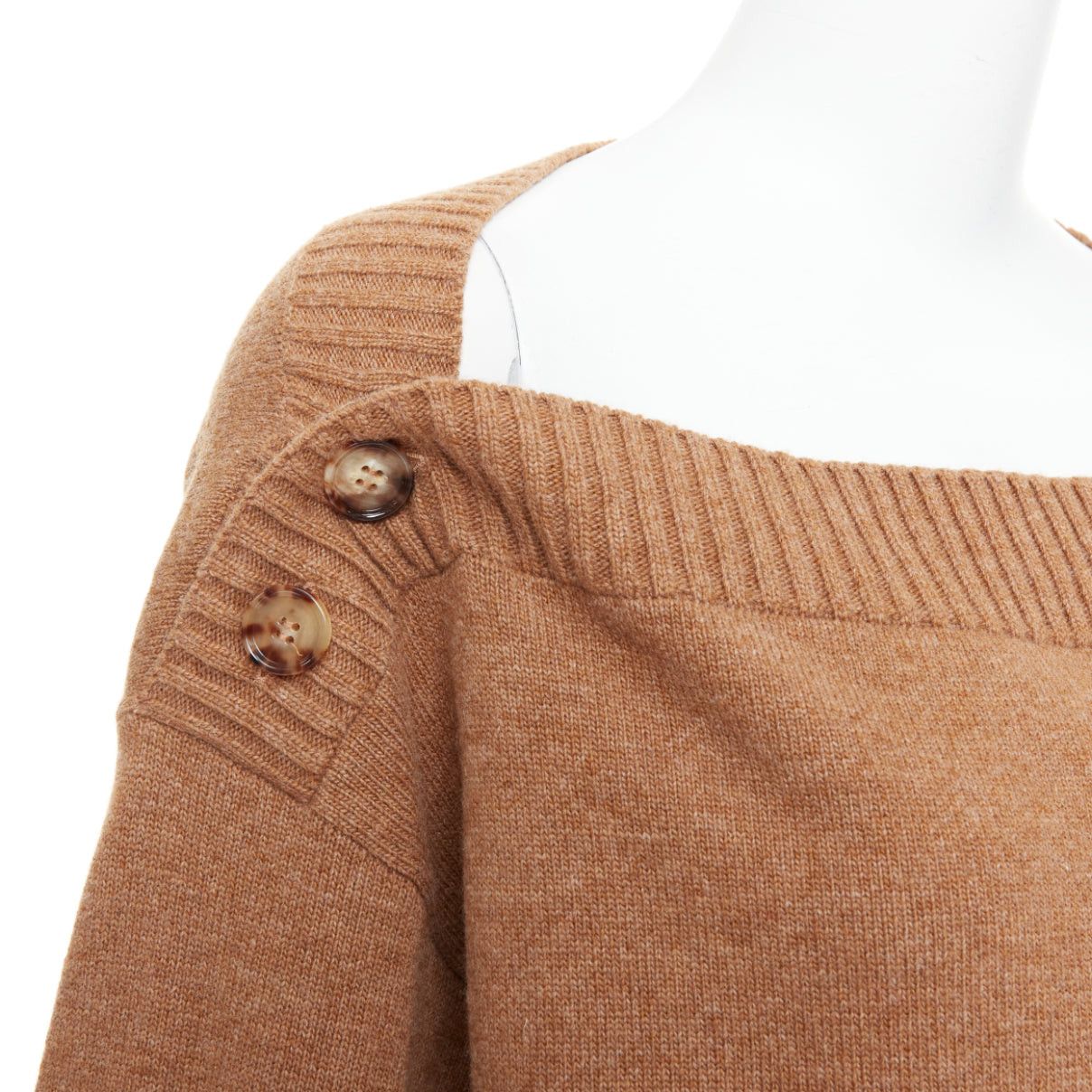 Burberry BURBERRY camel brown wool horn button bateau neck sweater L Size M / US 6-8 / IT 42-44 - 2 Thumbnail