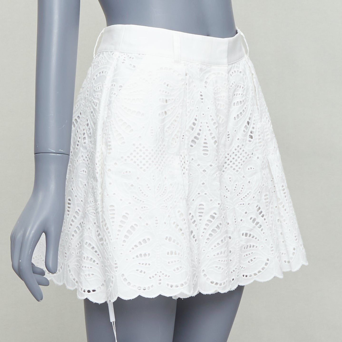 Self-Portrait SELF PORTRAIT 2024 white floral anglais wide high waist shorts UK6 XS Size 24" / US 00 / IT 34 - 3 Thumbnail