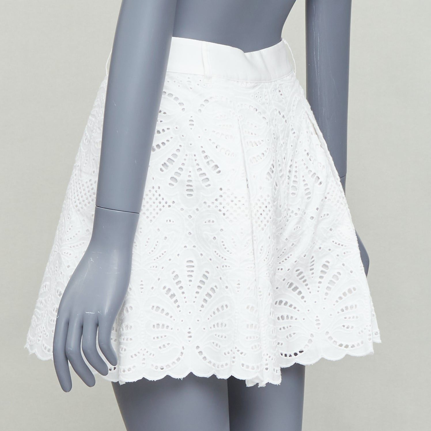 Self-Portrait SELF PORTRAIT 2024 white floral anglais wide high waist shorts UK6 XS Size 24" / US 00 / IT 34 - 6 Thumbnail
