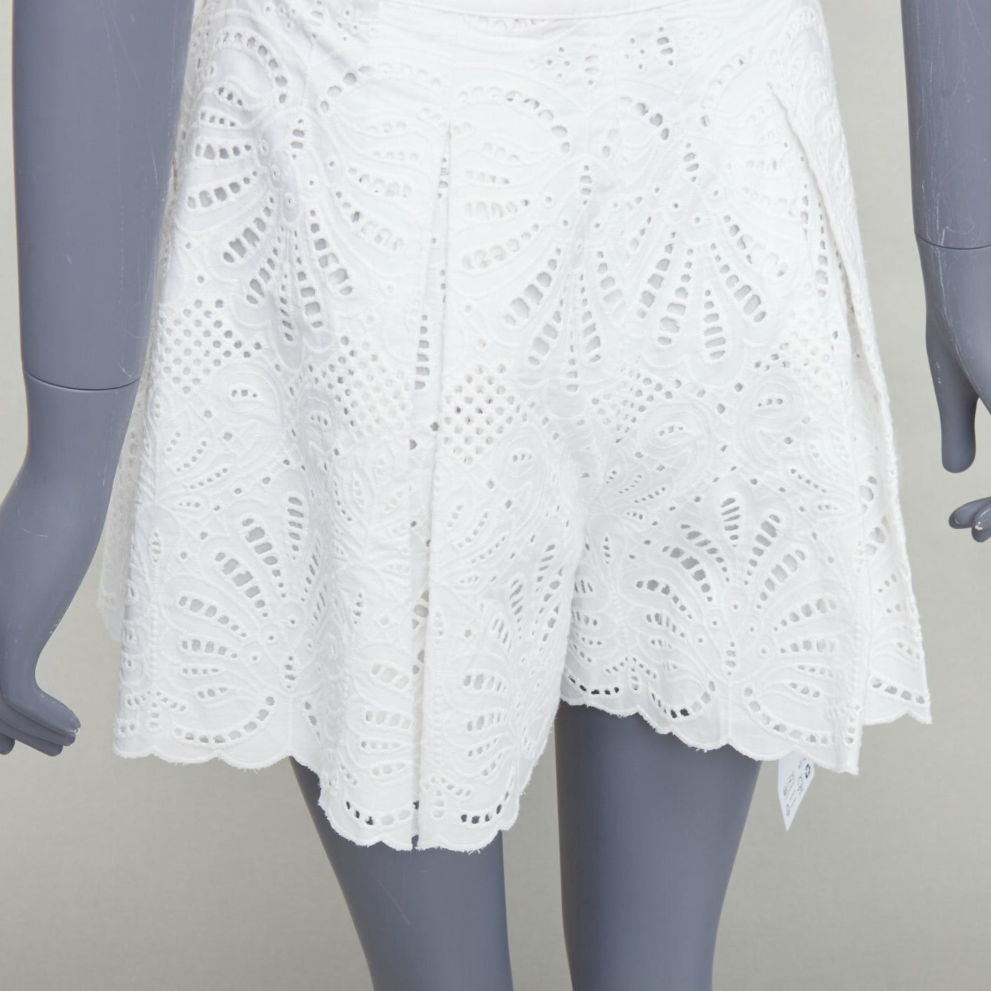Self-Portrait SELF PORTRAIT 2024 white floral anglais wide high waist shorts UK6 XS Size 24" / US 00 / IT 34 - 2 Thumbnail