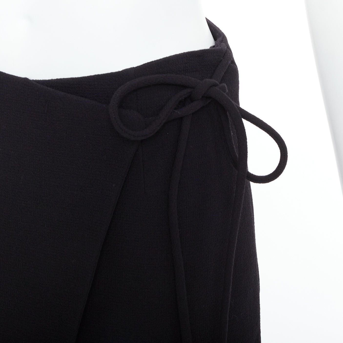 MACH & MACH MACH & MACH 2022 100% wool black scalloped bow wrap skirt FR36 XS Size 27" / US 4 / IT 40 - 2 Thumbnail