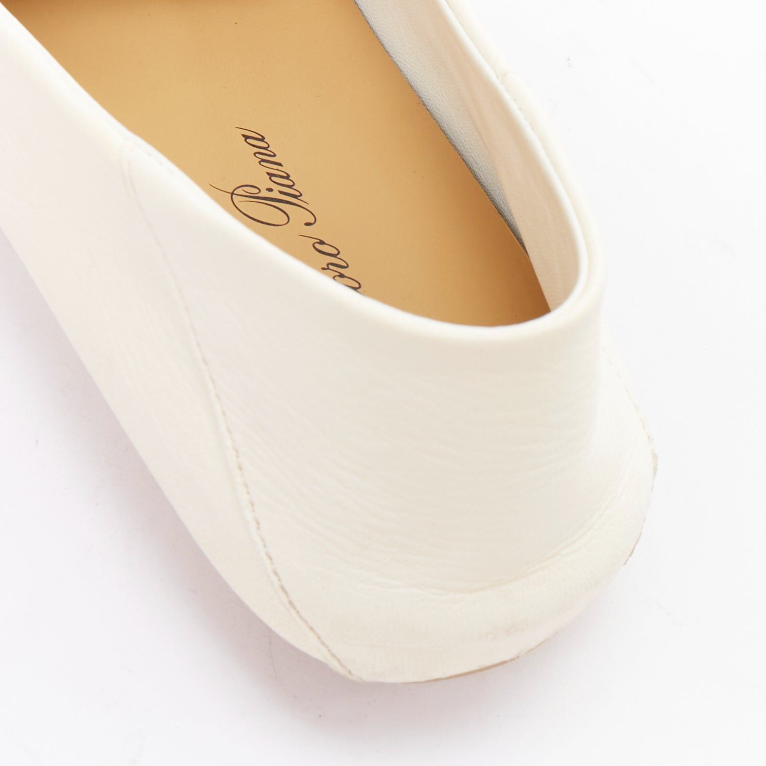 Loro Piana LORO PIANA Dot Sole Walk cream leather tassel mocassins driver loafer EU36.5 Size US 6.5 / IT 36.5 - 8 Thumbnail