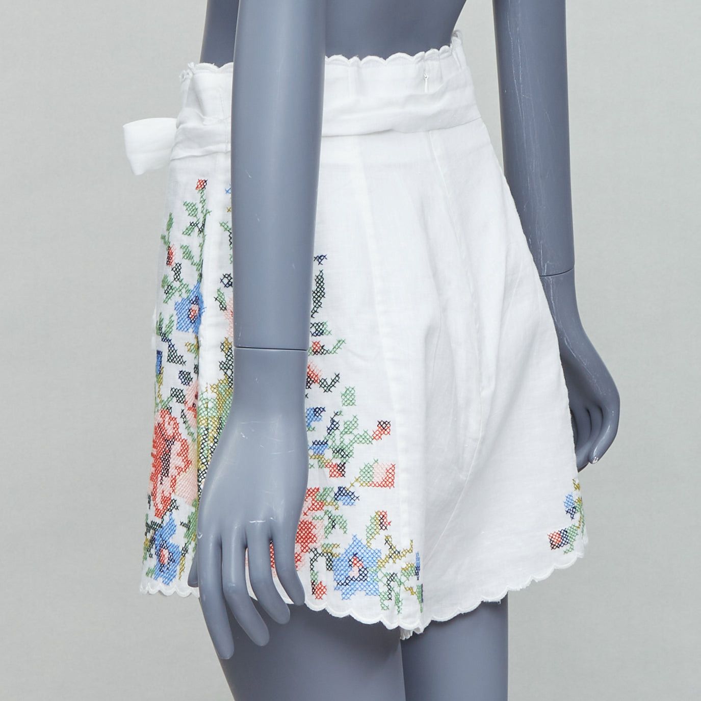 Zimmermann ZIMMERMANN Juliette white linen floral embroidery belted shorts US2 XXS Size 28" / US 6 / IT 42 - 6 Thumbnail