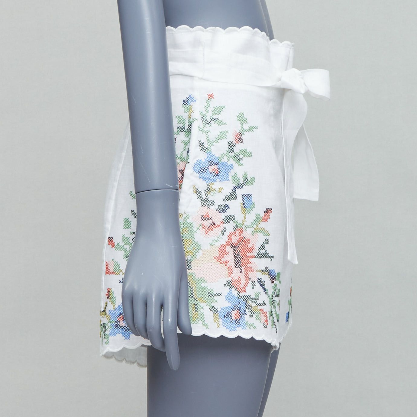 Zimmermann ZIMMERMANN Juliette white linen floral embroidery belted shorts US2 XXS Size 28" / US 6 / IT 42 - 4 Thumbnail