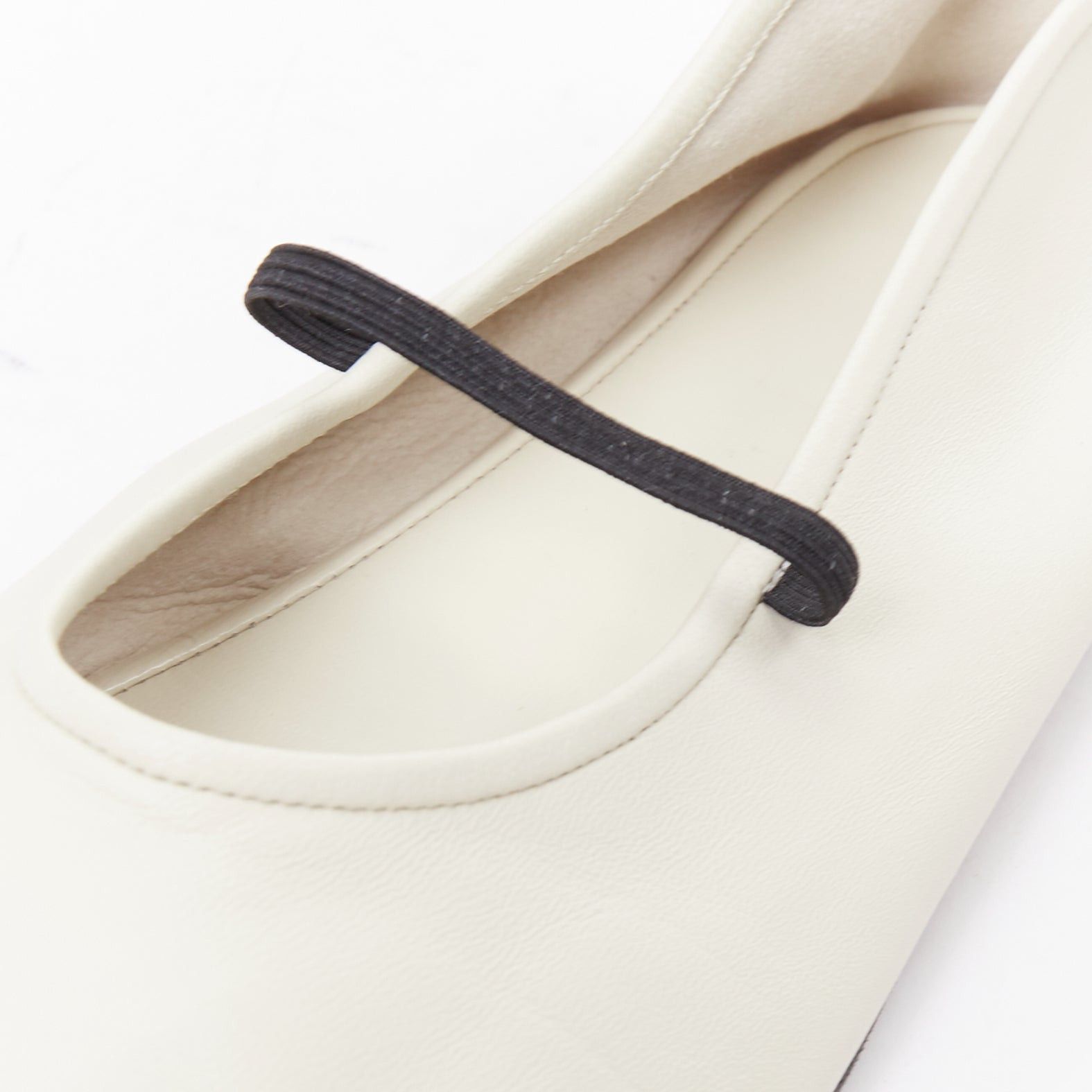 The Row THE ROW off white nappa calfskin leather black elastic ballerina flats EU37 Size US 7 / IT 37 - 7 Thumbnail