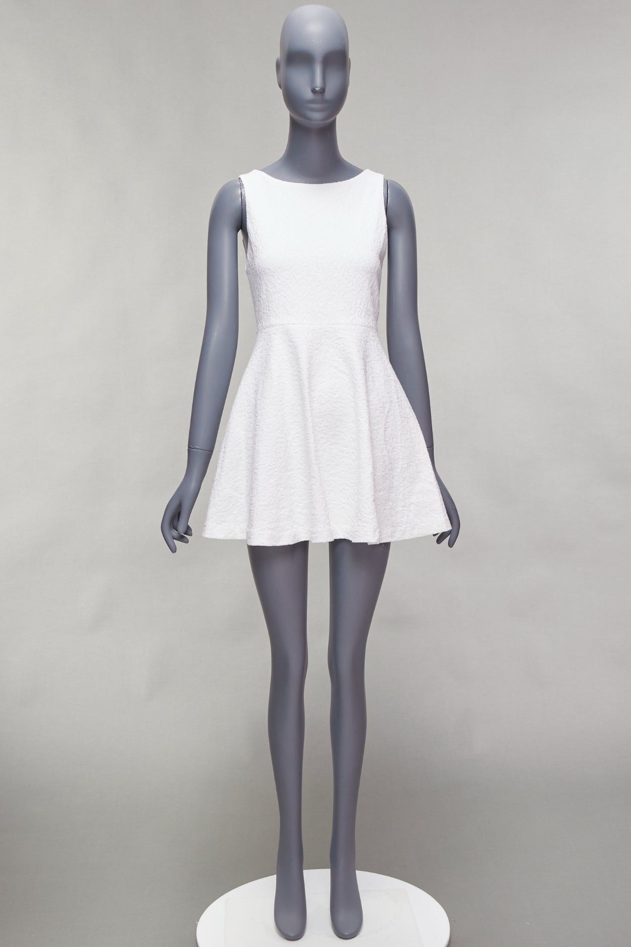 Alice + Olivia ALICE OLIVIA white cotton blend baroque jacquard fit flared dress US2 S Size S / US 4 / IT 40 - 9 Thumbnail
