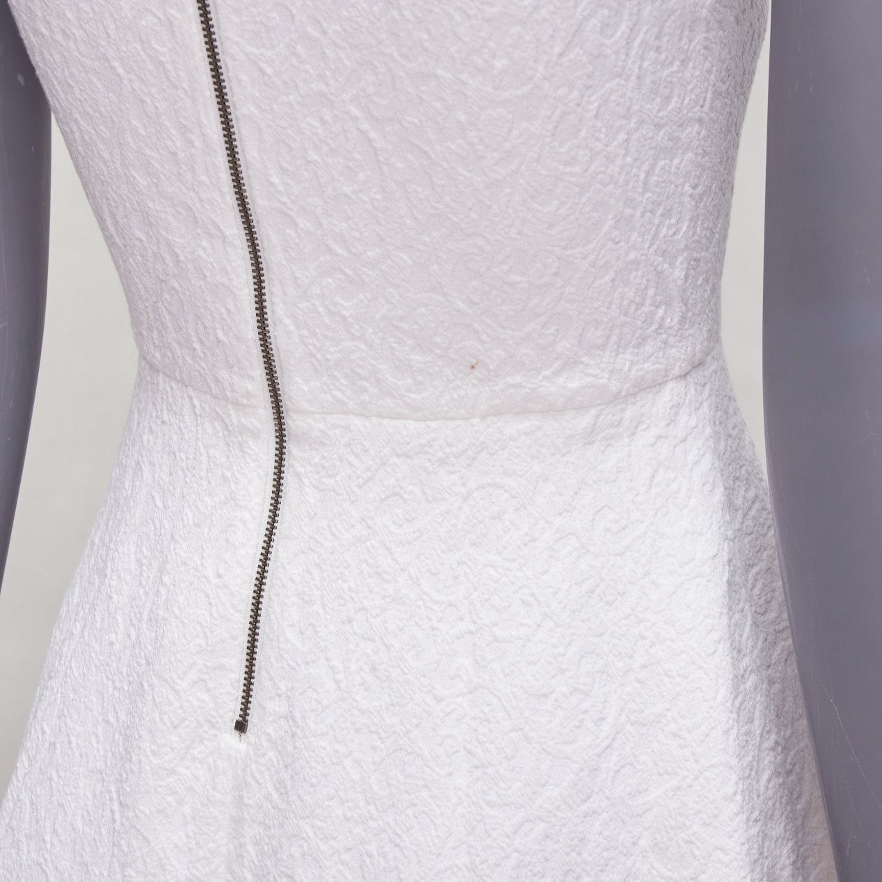 Alice + Olivia ALICE OLIVIA white cotton blend baroque jacquard fit flared dress US2 S Size S / US 4 / IT 40 - 7 Thumbnail