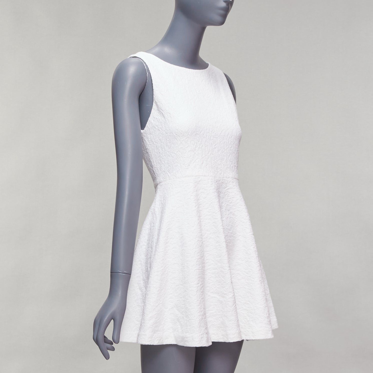 Alice + Olivia ALICE OLIVIA white cotton blend baroque jacquard fit flared dress US2 S Size S / US 4 / IT 40 - 3 Thumbnail