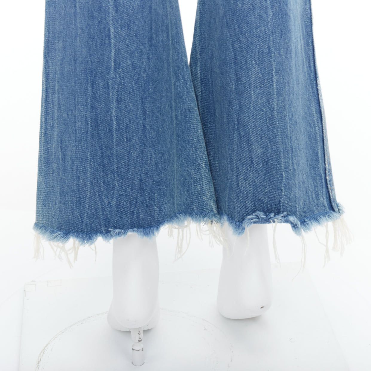 KHAITE KHAITE Gabbie blue stone washed resin button flare cropped jeans 25" Size 26" / US 2 / IT 38 - 2 Thumbnail