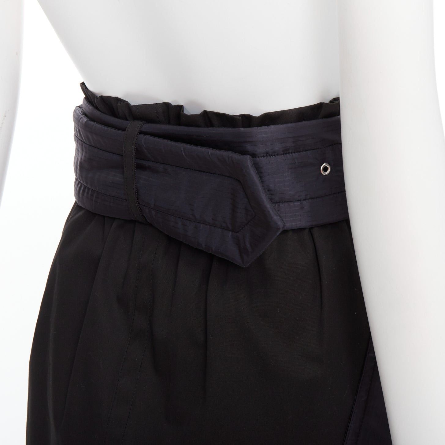 Sacai SACAI 2019 black cotton nylon padded pocket asymmetric belted skirt JP1 S Size 27" / US 4 / IT 40 - 7 Thumbnail