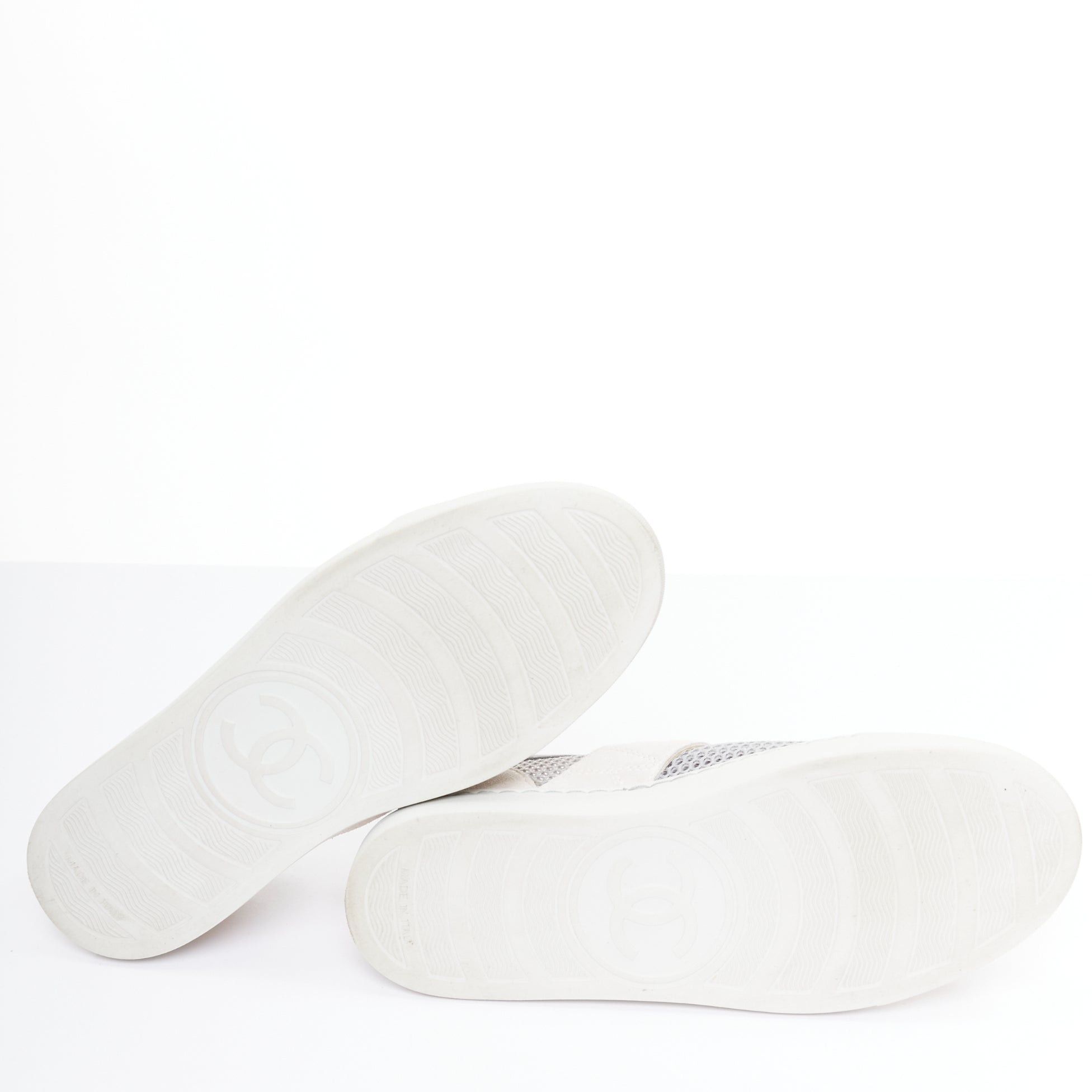 Chanel CHANEL 2015 grey mesh CC logo cream suede panelled sneakers EU36.5 Size US 6.5 / IT 36.5 - 11 Thumbnail