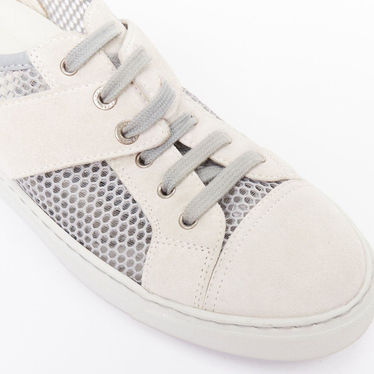 Chanel CHANEL 2015 grey mesh CC logo cream suede panelled sneakers EU36.5 Size US 6.5 / IT 36.5 - 7 Thumbnail