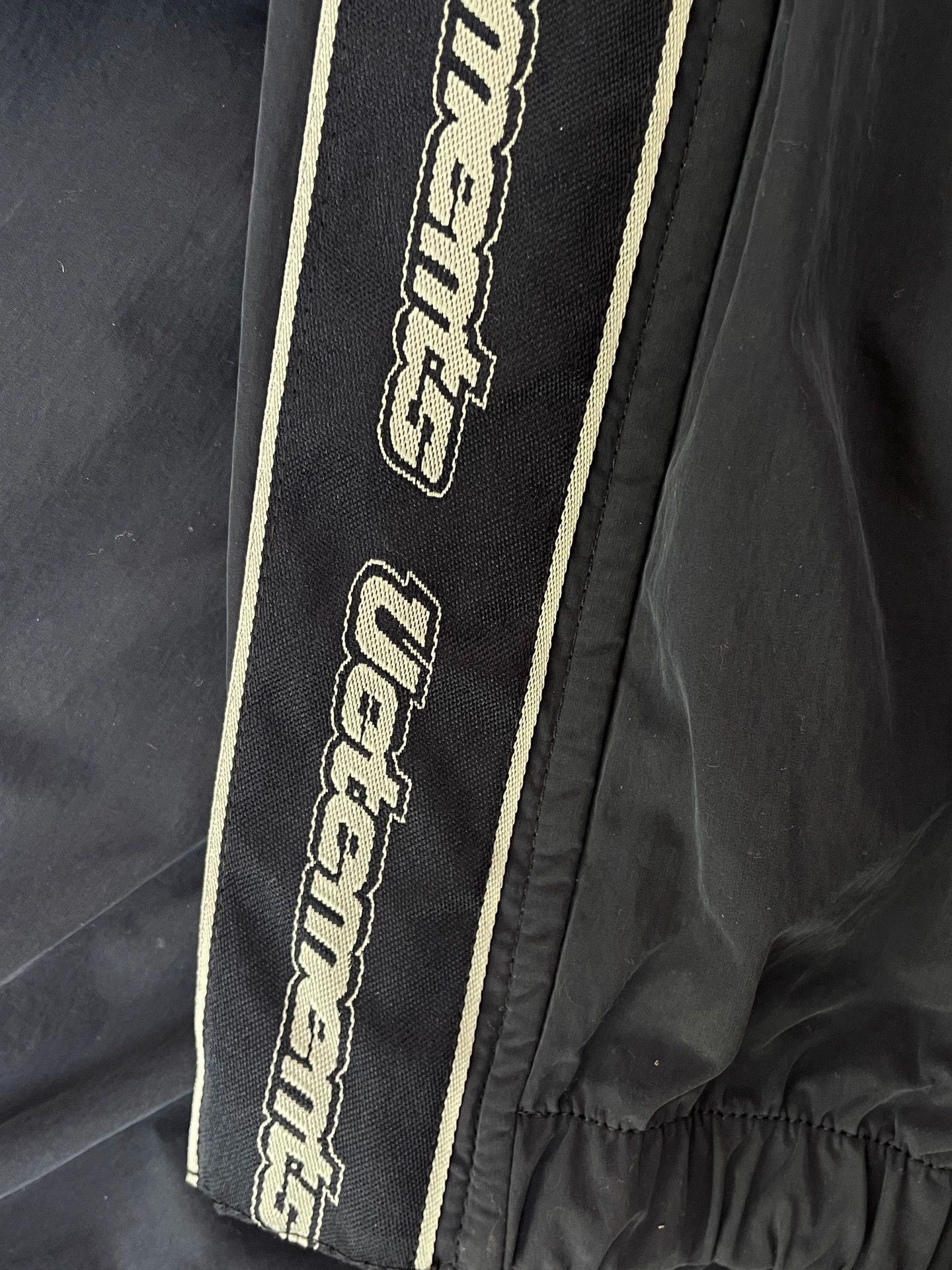 Vetements Vetements Casual Sports Pants S Size - dmc Size US 27 - 4 Thumbnail