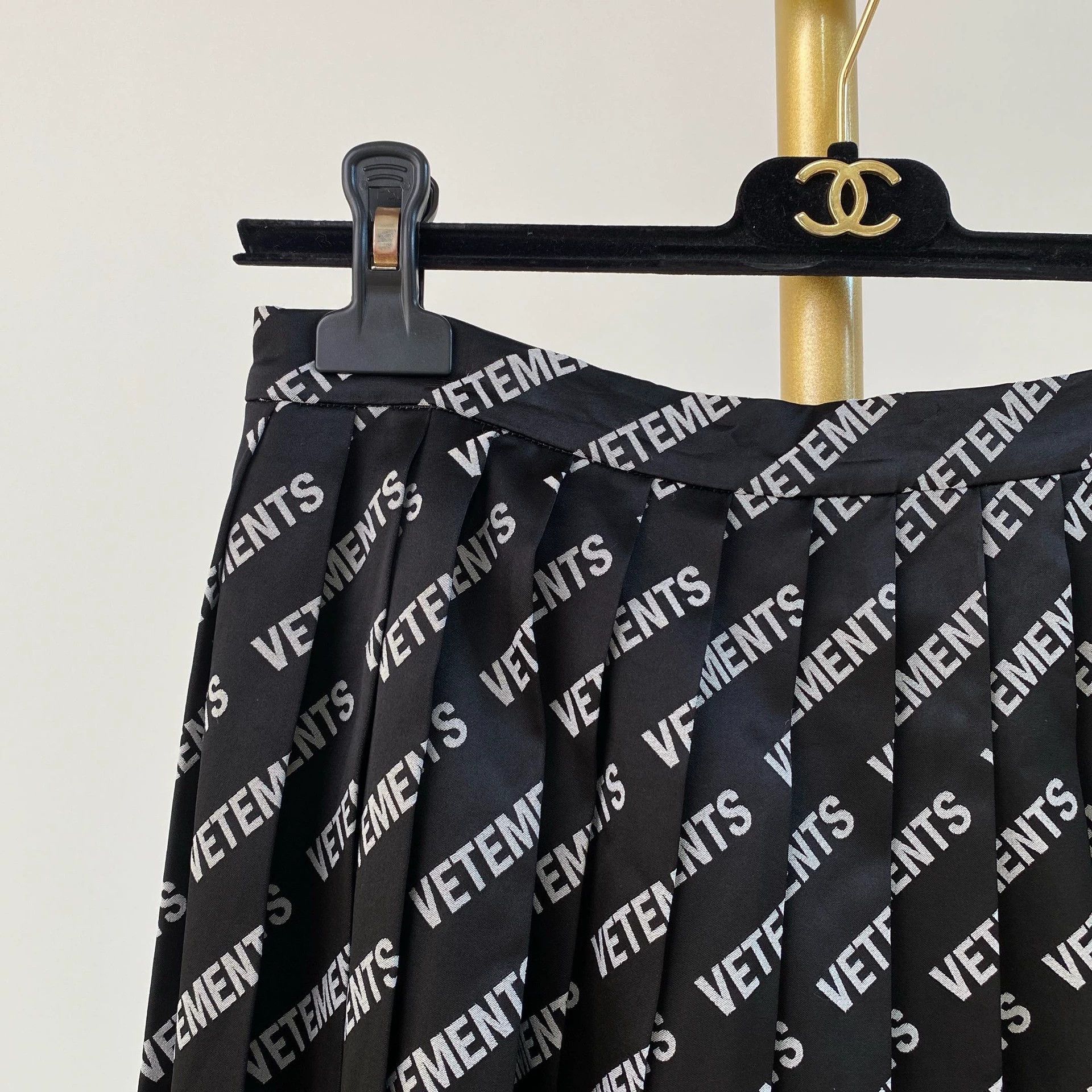 Vetements VETEMENTS Black Letter Print Skirt - dmc Size US 36 / EU 52 - 3 Thumbnail