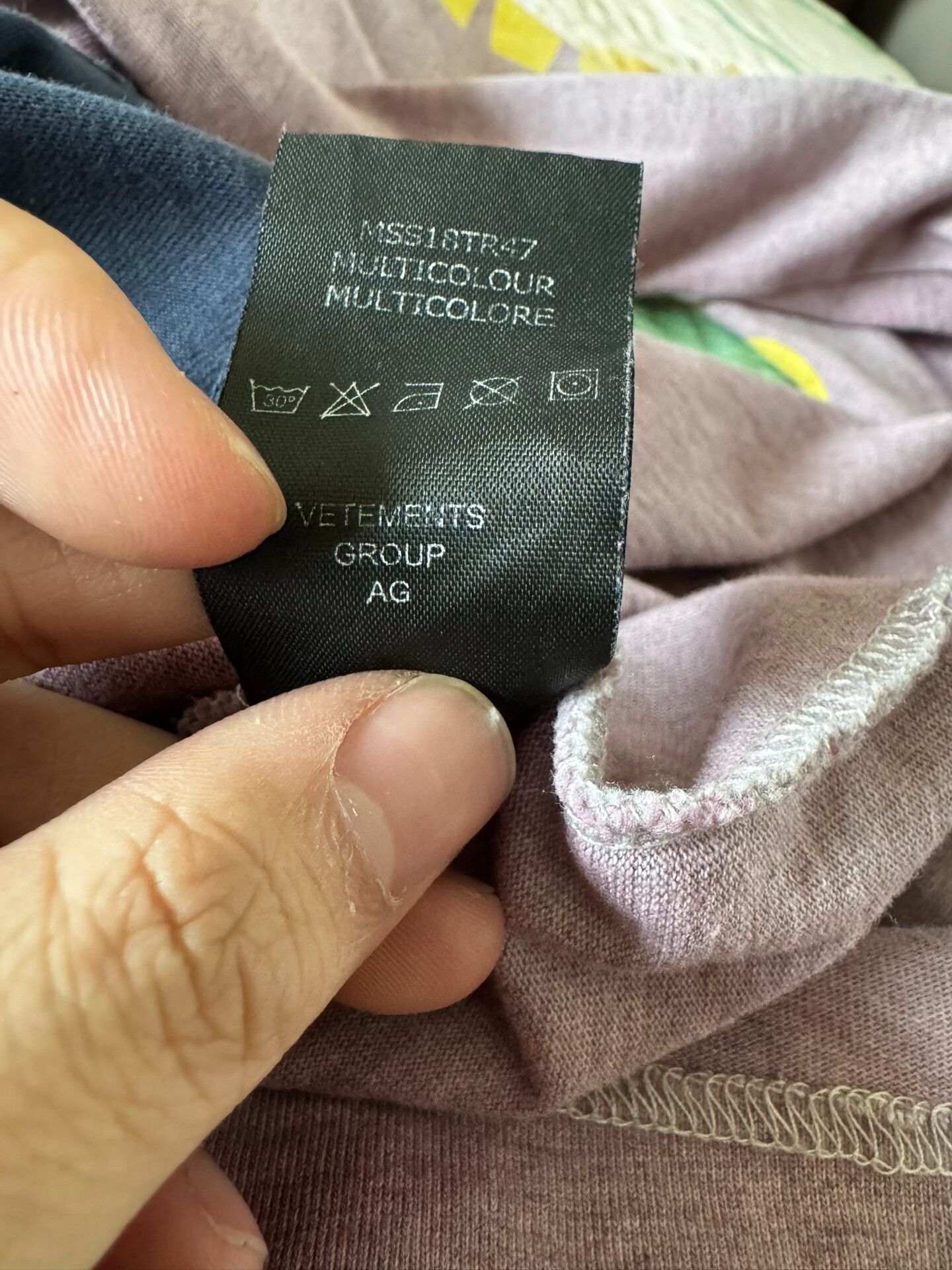 Vetements Vetements SS18 Oversized Colorblock Sweatshirt - dmc Size US M / EU 48-50 / 2 - 5 Thumbnail
