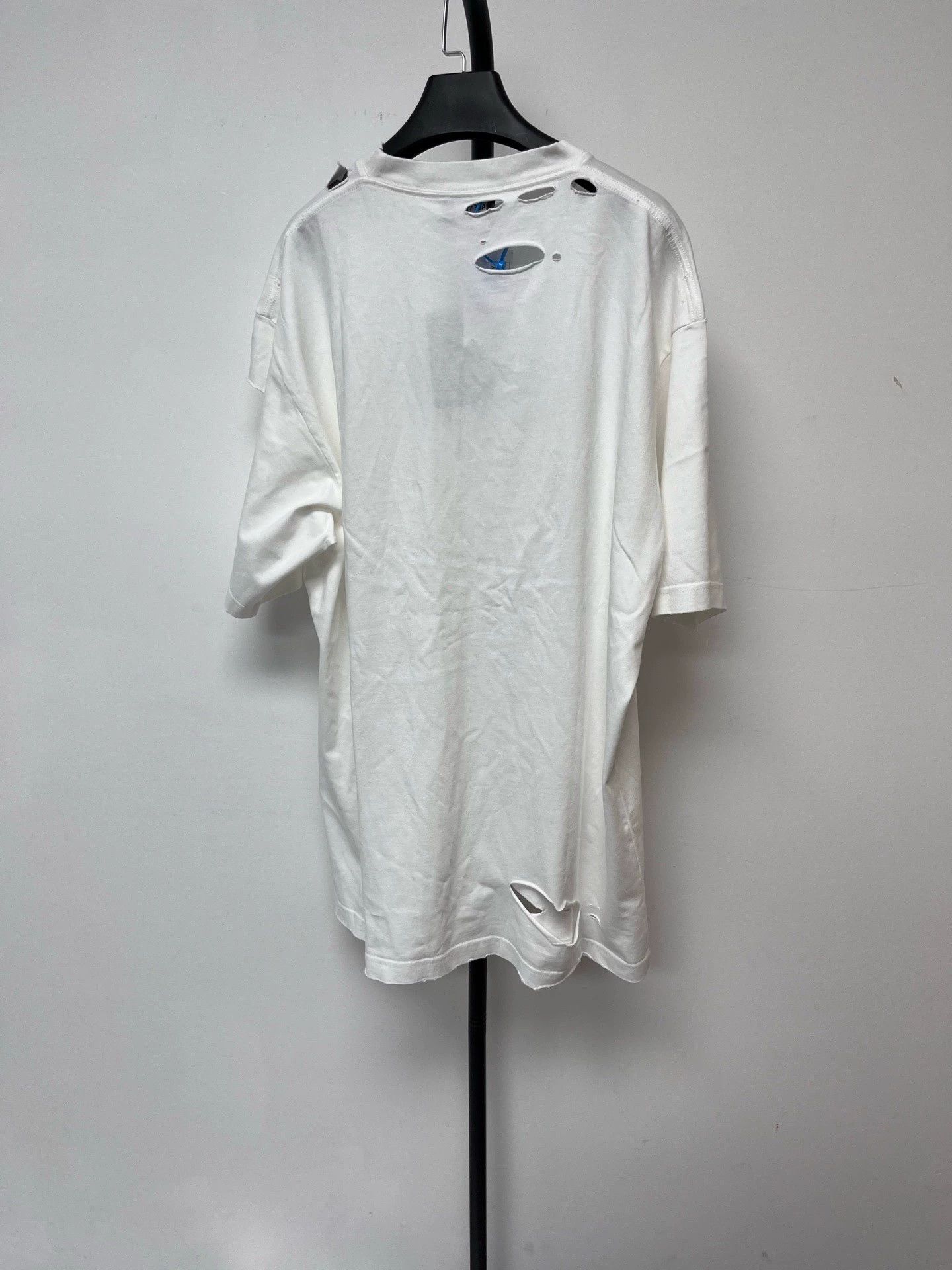 Balenciaga Balenciaga Destroyed Hole Short Sleeve Tee - dmc Size US XS / EU 42 / 0 - 2 Thumbnail