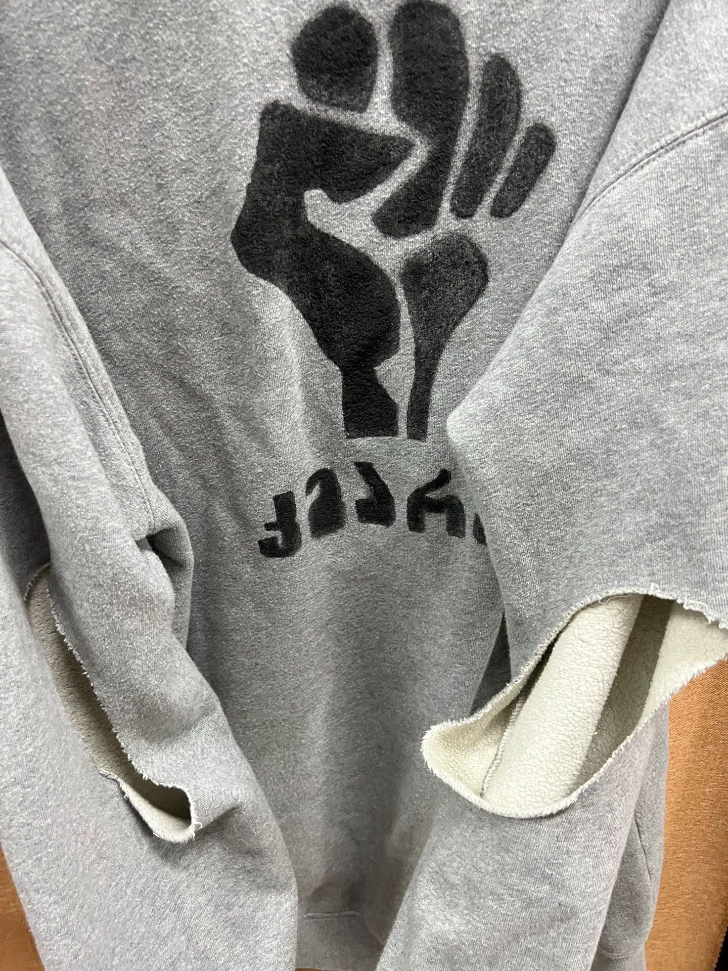 Vetements Vetements 19SS Fists Print Hoodie - dmc Size US S / EU 44-46 / 1 - 6 Thumbnail