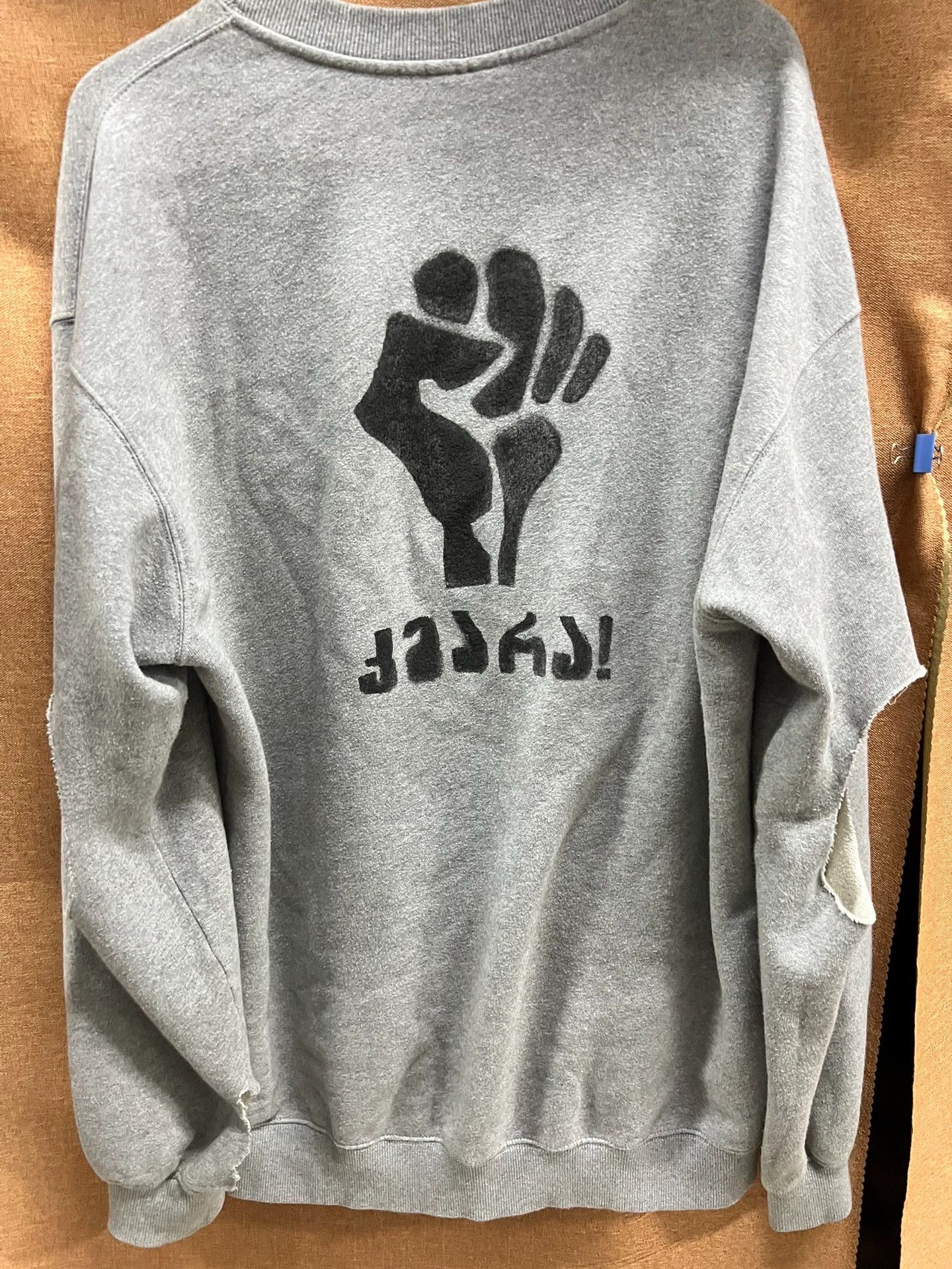 Vetements Vetements 19SS Fists Print Hoodie - dmc Size US S / EU 44-46 / 1 - 4 Thumbnail