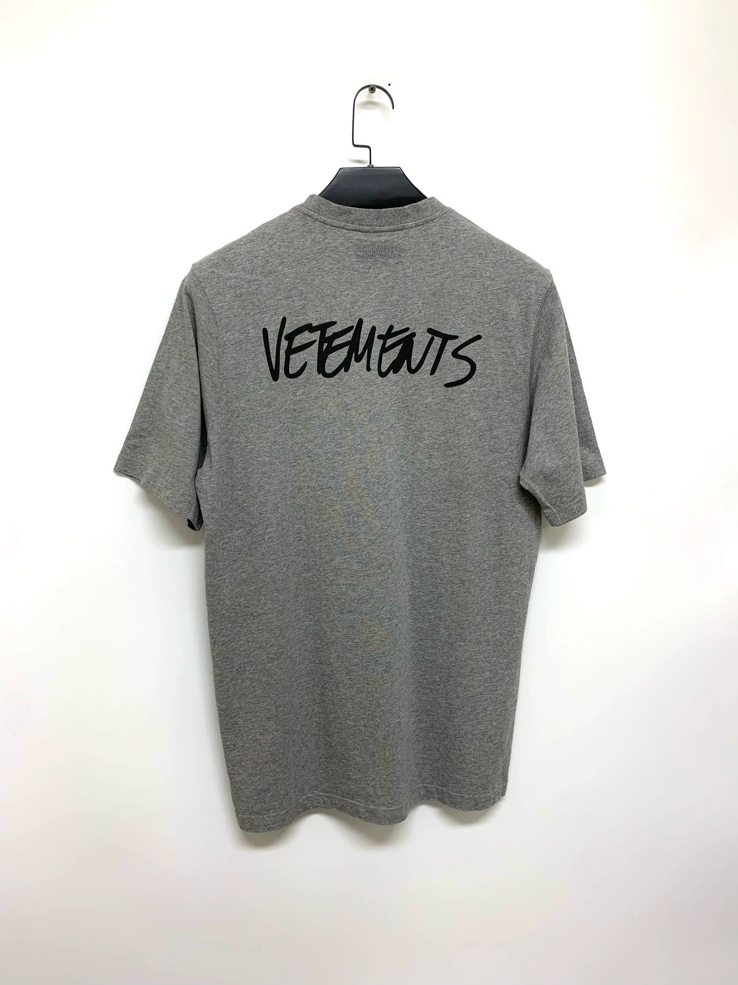 Vetements VETEMENTS Logo Embroidered Gray Short-Sleeve T-Shirt - dmc Size US M / EU 48-50 / 2 - 2 Thumbnail