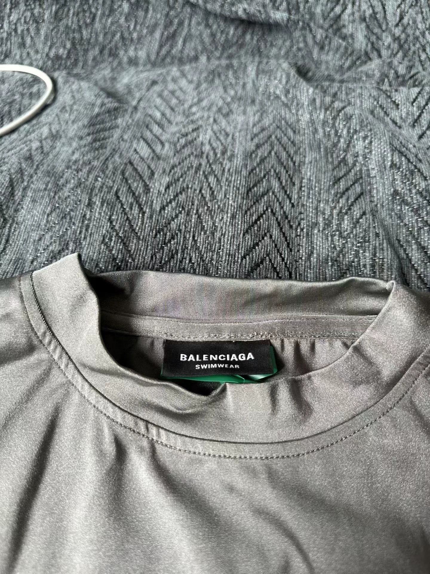 Balenciaga Balenciaga Silver Short Sleeve T-shirt - dmc Size US S / EU 44-46 / 1 - 3 Thumbnail