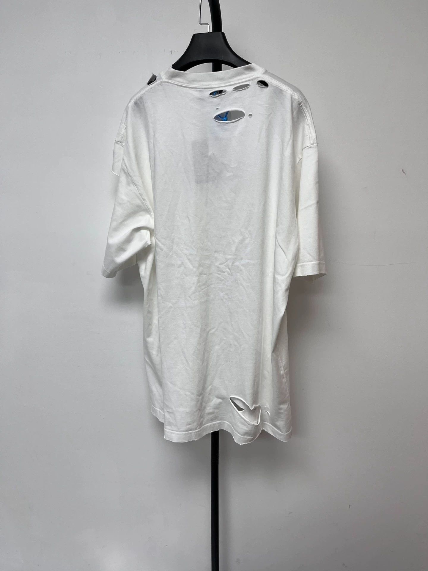 Balenciaga Balenciaga Destroyed Hole Short Sleeve T-shirt - dmc Size US XS / EU 42 / 0 - 2 Thumbnail