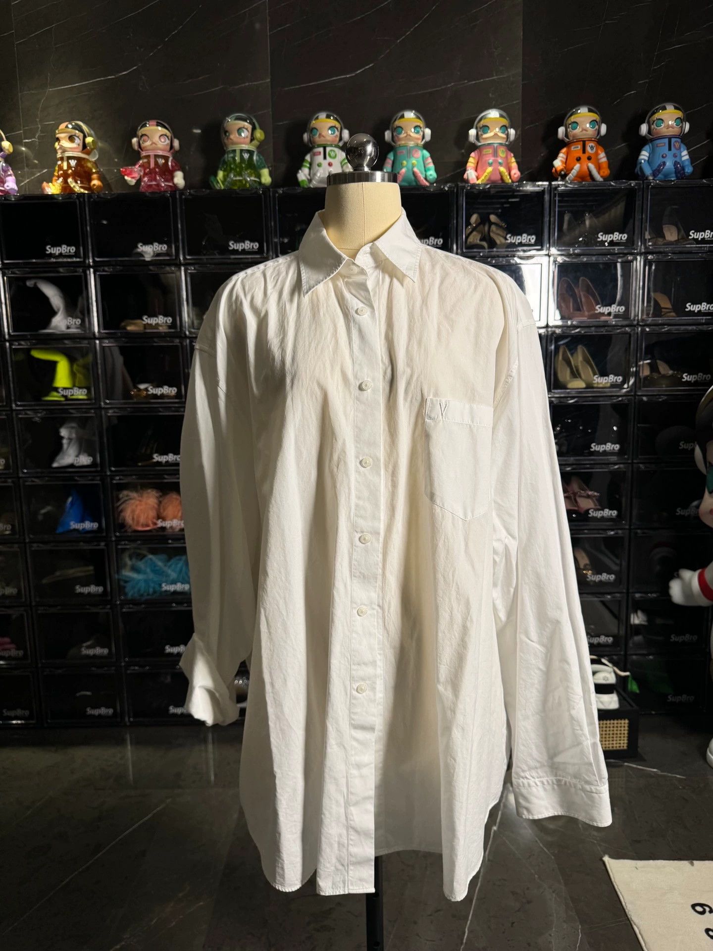 Vetements Vetements White M Size Shirt - dmc Size US M / EU 48-50 / 2 - 2 Thumbnail