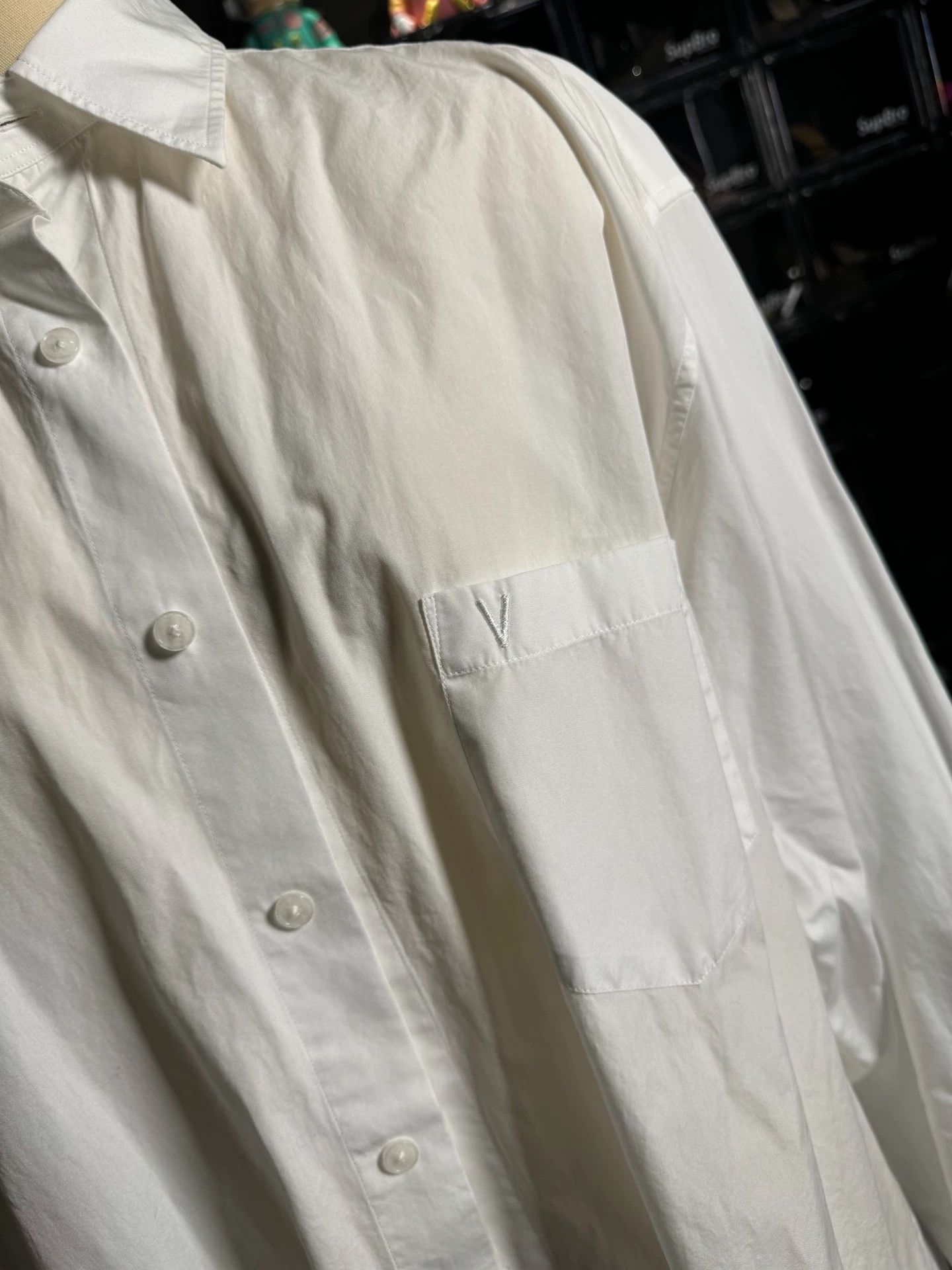 Vetements Vetements White M Size Shirt - dmc Size US M / EU 48-50 / 2 - 3 Thumbnail