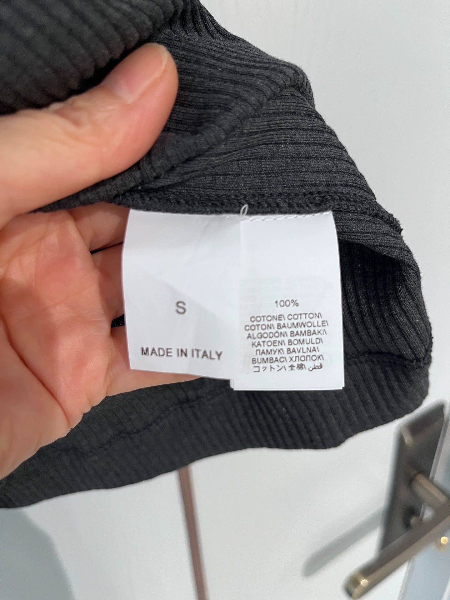 Brunello Cucinelli Brunello Cucinelli Gray V-Neck Knit Top - dmc Size US S / EU 44-46 / 1 - 5 Thumbnail