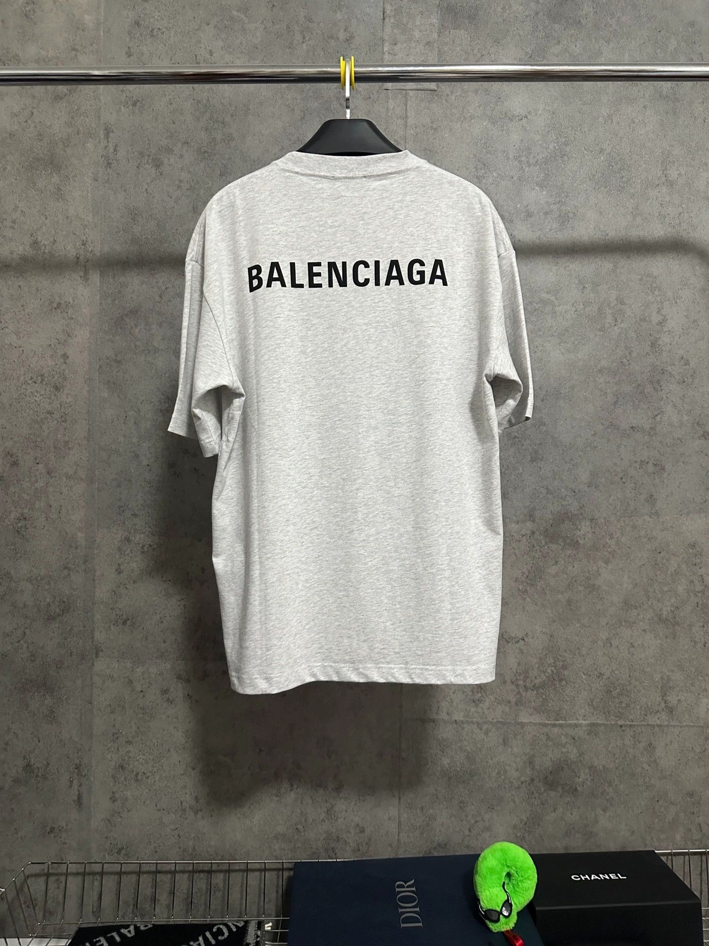 Balenciaga Balenciaga Grey Short Sleeve Logo T-Shirt - dmc Size US M / EU 48-50 / 2 - 4 Thumbnail
