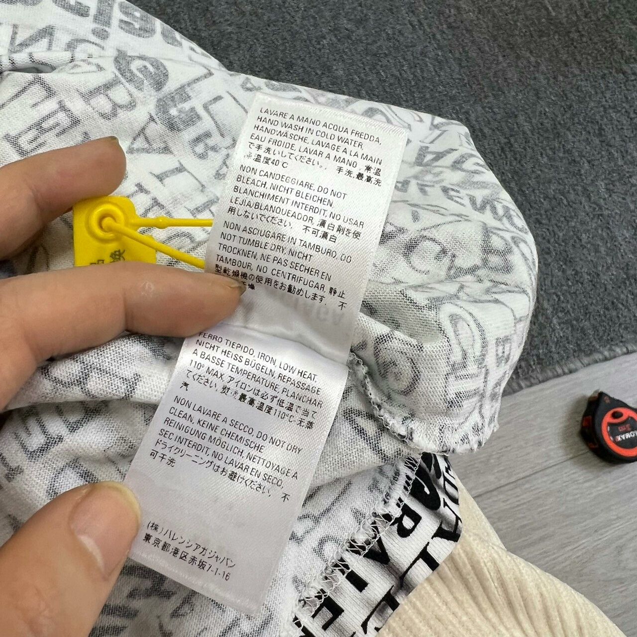 Balenciaga Balenciaga Graffiti Print Long Sleeve Sweatshirt - dmc Size US XS / EU 42 / 0 - 5 Thumbnail